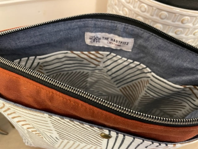 Hillside Crossbody